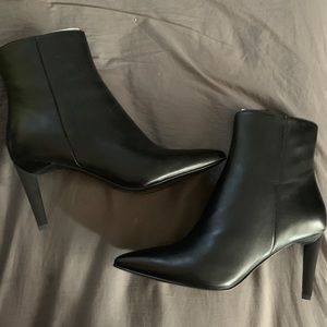 Kendall & Kylie Zoe Black Booties Ankle Boots
